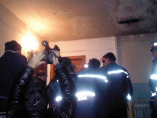 Femeie de 83 de ani, găsită căzută în casă